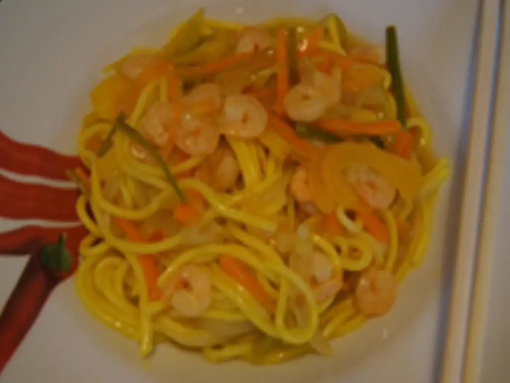 Бами Горенг с креветками и овощной смесью