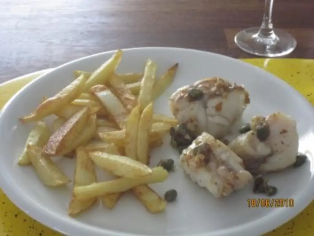 Морской черт с картофелем фри