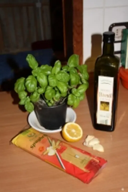 Спагетти с лимонно-чесночным соусом