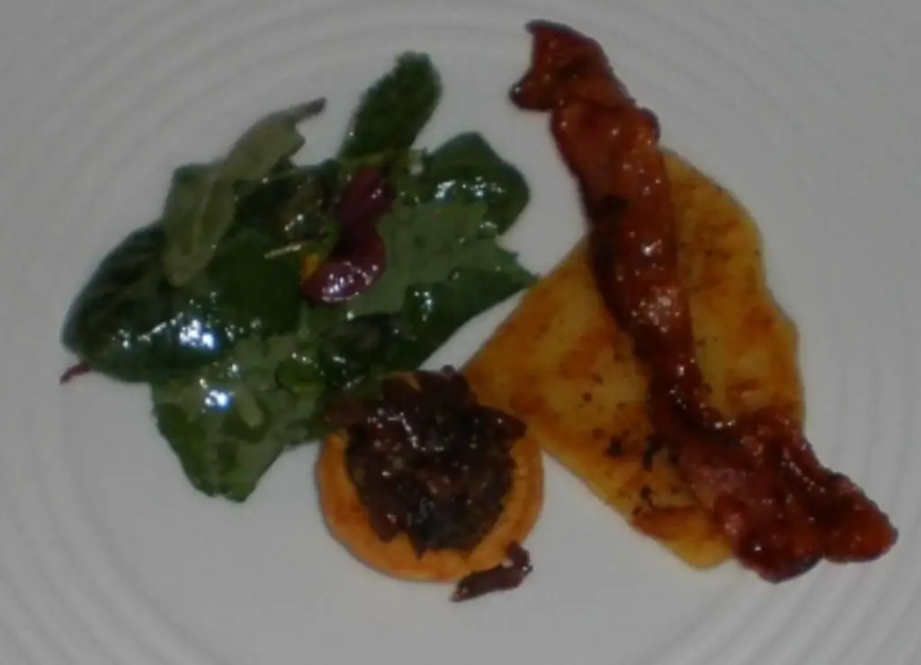 Торты Хагги с джемом из красного лука и картофельным хлебом