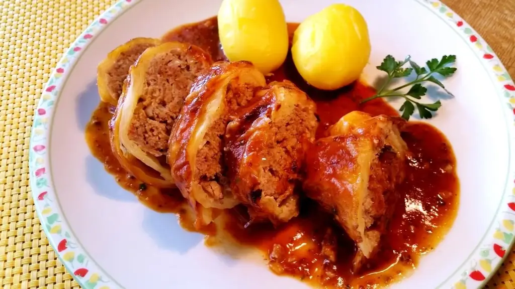 Фарш из баранины в капустном рулете