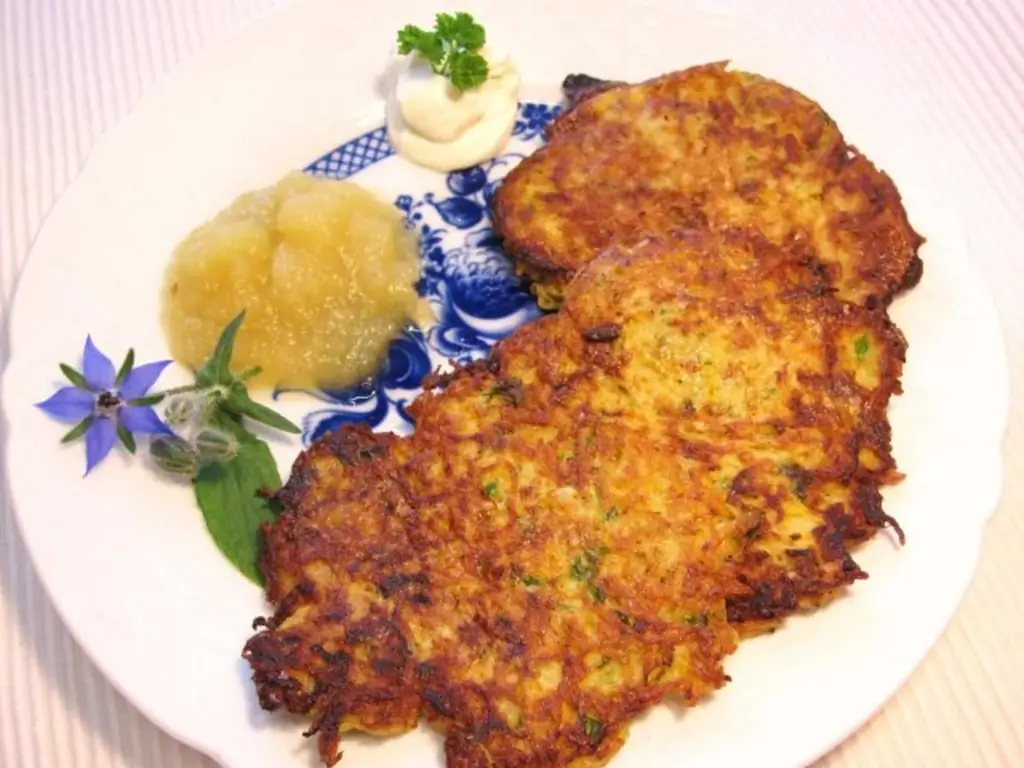 Жареный пирогиногда пикантный, иногда сладкий