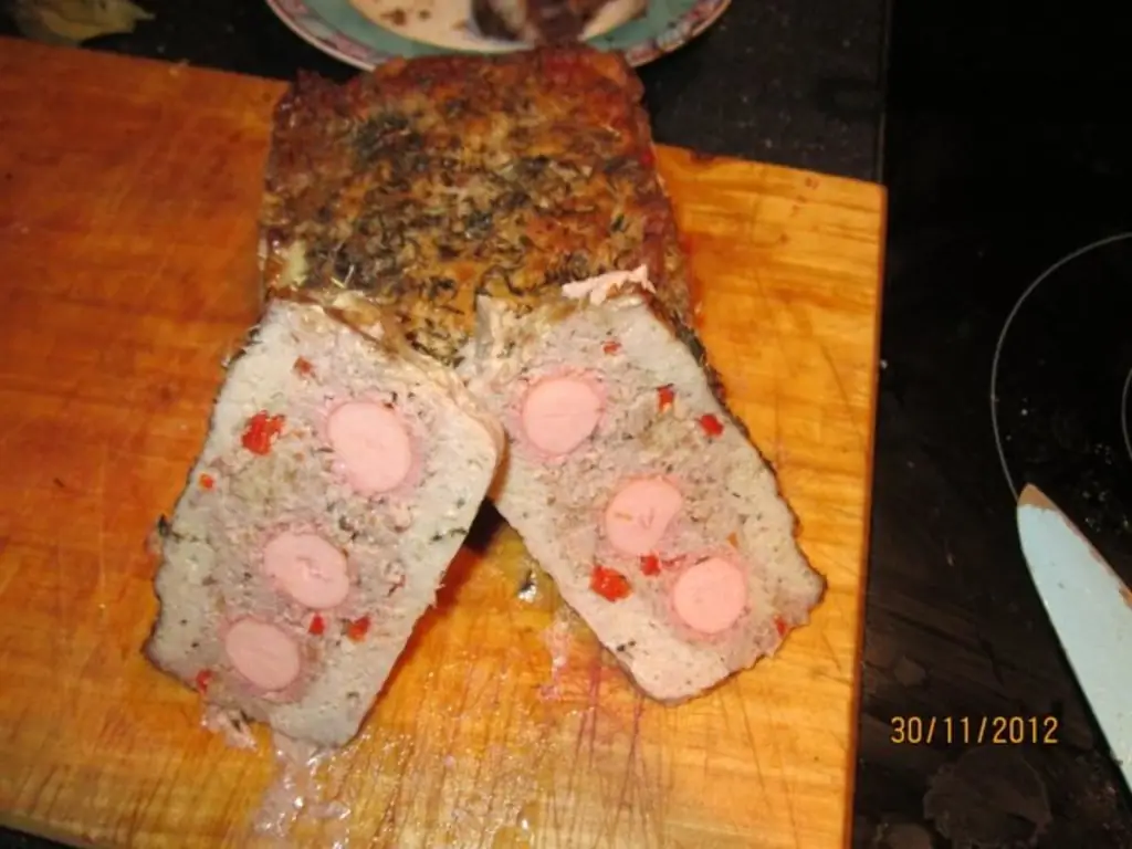 Пирог с сардельками