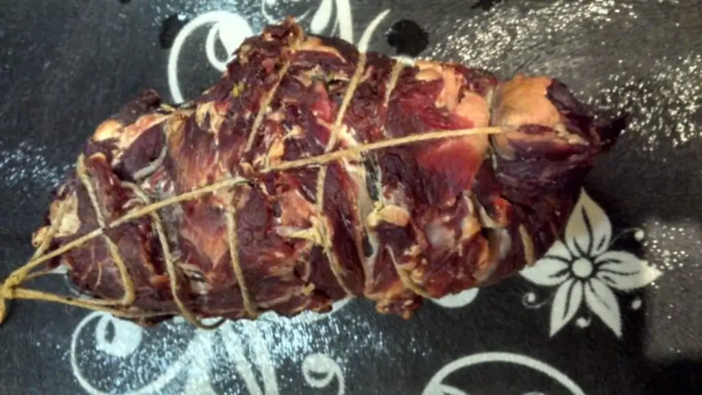 Копченый бараний окорок