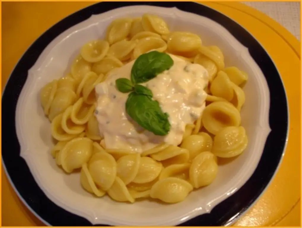 Паста с яичным соусом