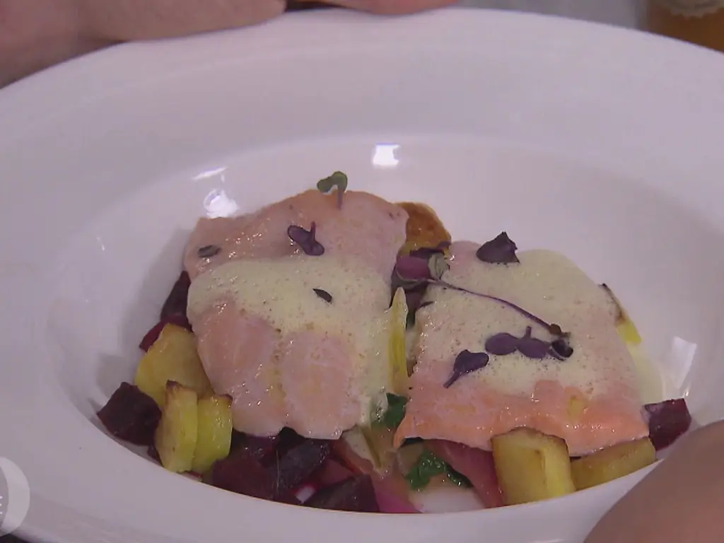 Баварская ручьевая форель на разноцветном мангольде Gärner