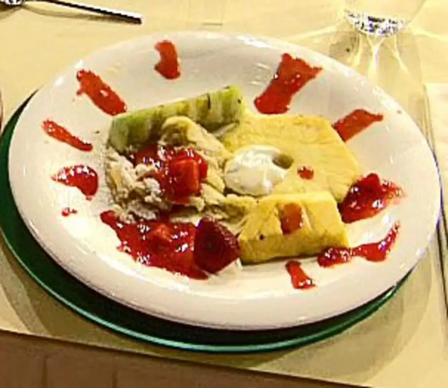 Фруктовый салат на гриле с блинами на гриле и клубничным чатни (Лилиана Маттеус)