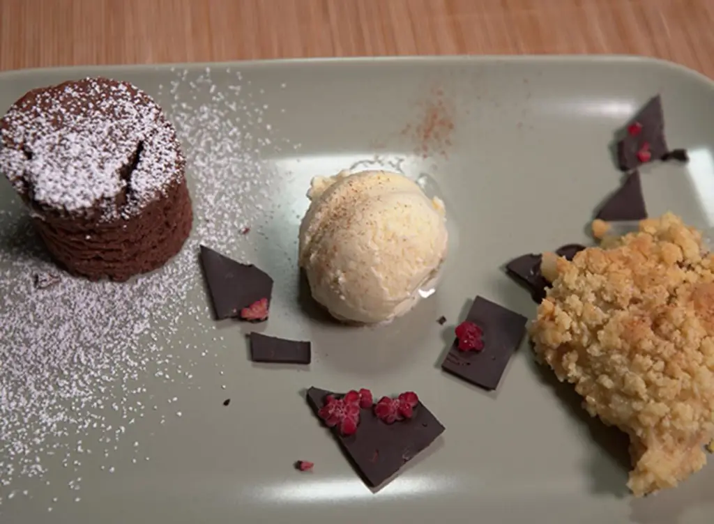 Шоколадные коржи с ванилью