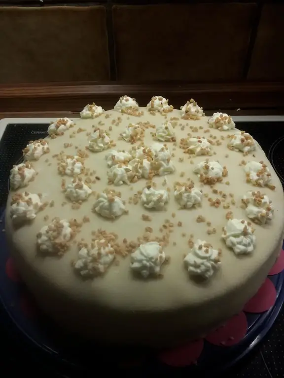 Вишневый торт с яйцами и сахаром