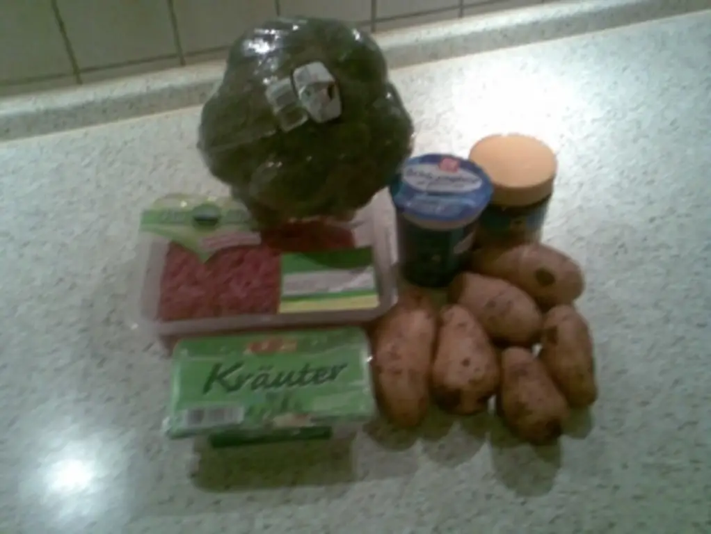 Сливочный суп из брокколи с мясным фаршем