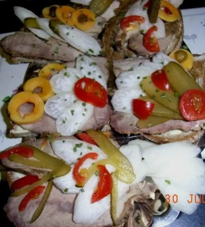 ИДЕЯ для ВЕЧЕРИНКИ, ТАПАС: сытные жареные бутерброды с фруктовым гарниром