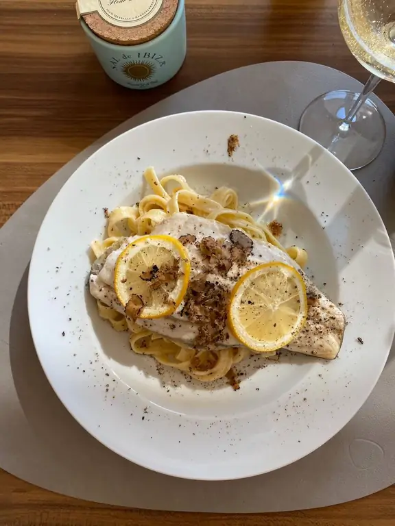 Баррамунди с пастой в трюфелях