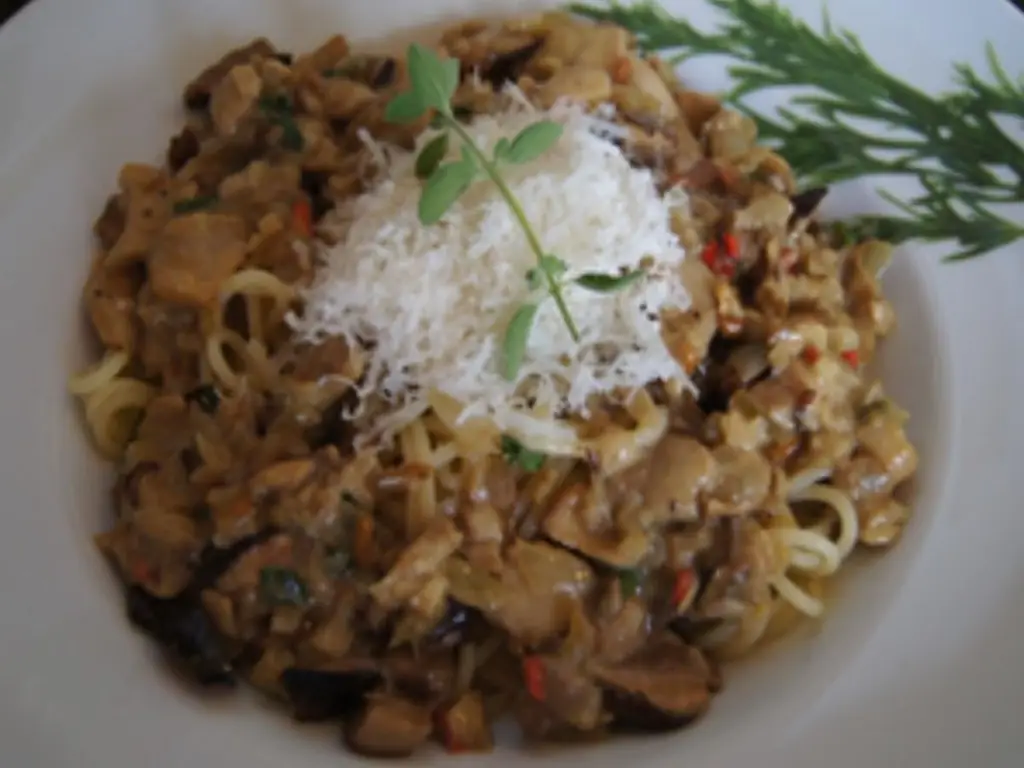 Спагетти с белыми грибами