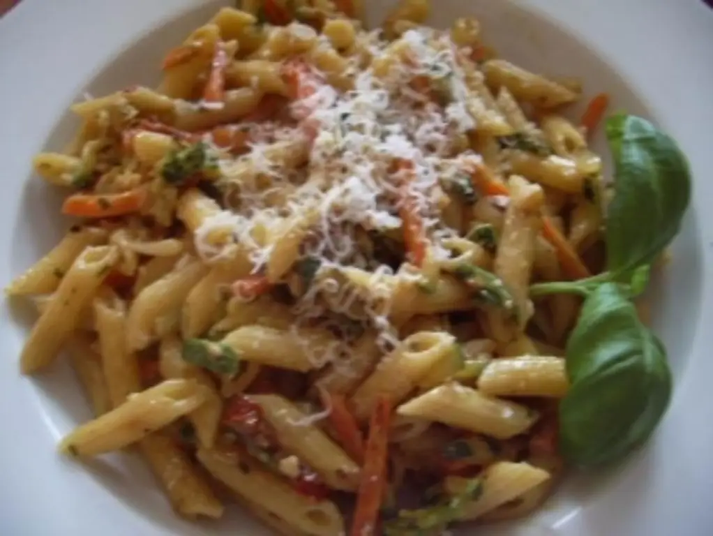 Паста в овощном соусе