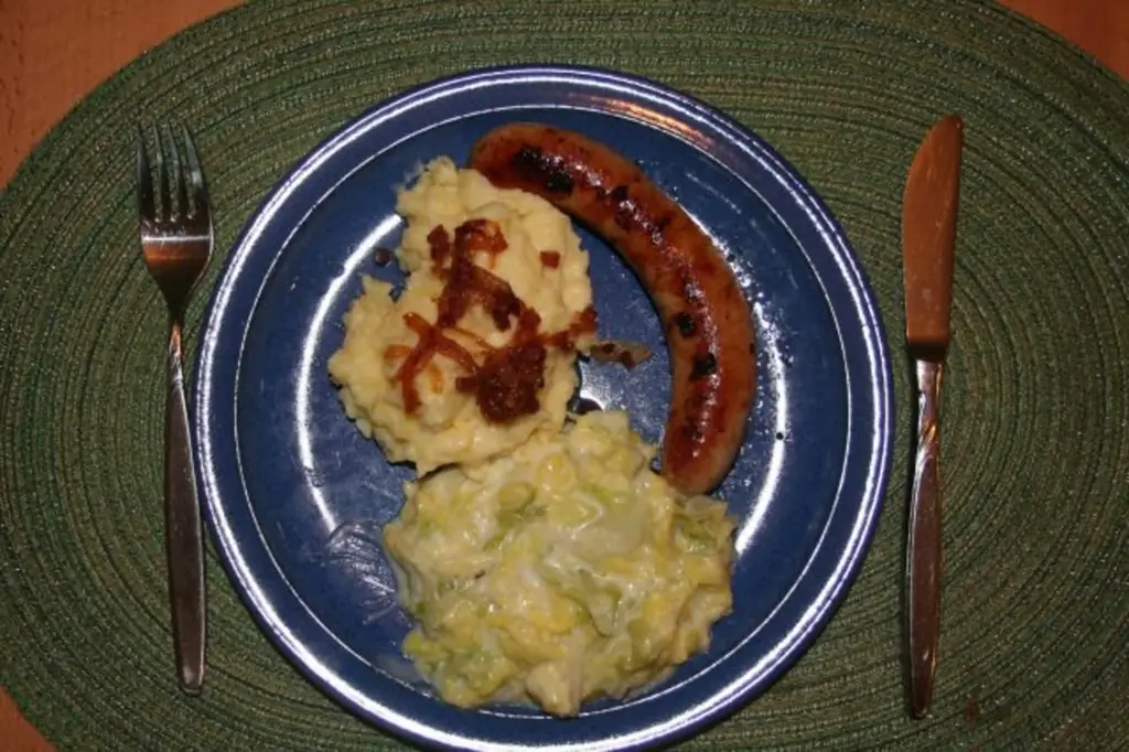 Maiwirsing, например, с картофельным пюре и колбасой