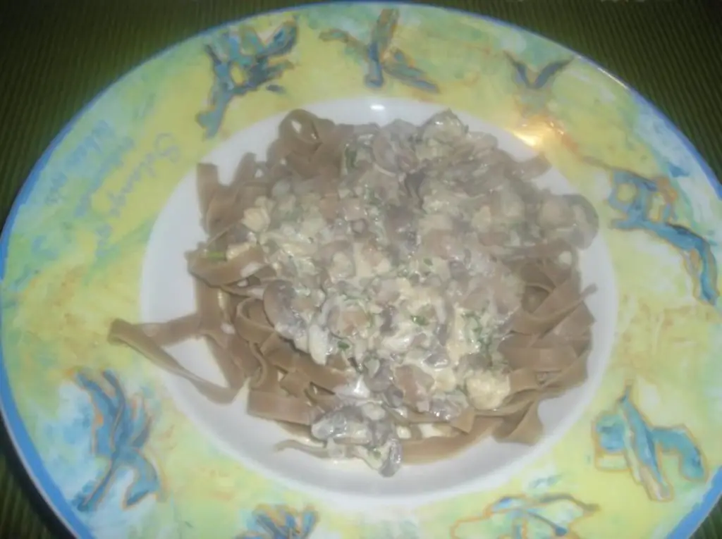 Лапша из белых грибов с грибами