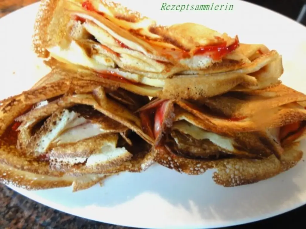 Закуски: БЛИНЧИКИ с фруктовой начинкой