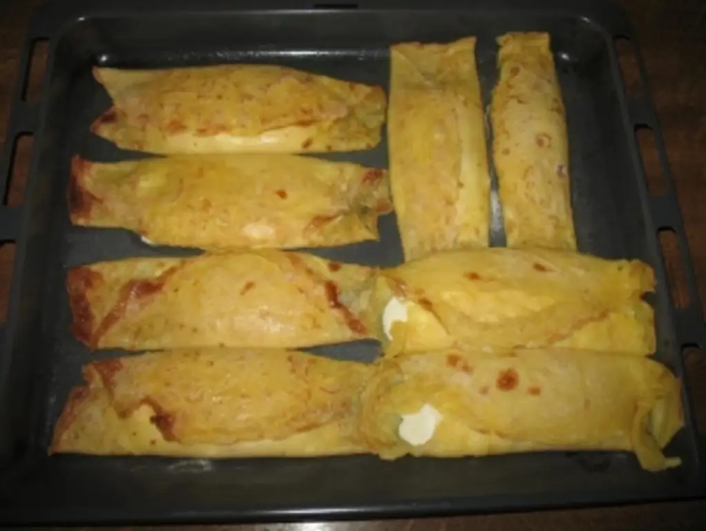 Сладкий блинчик с творогом