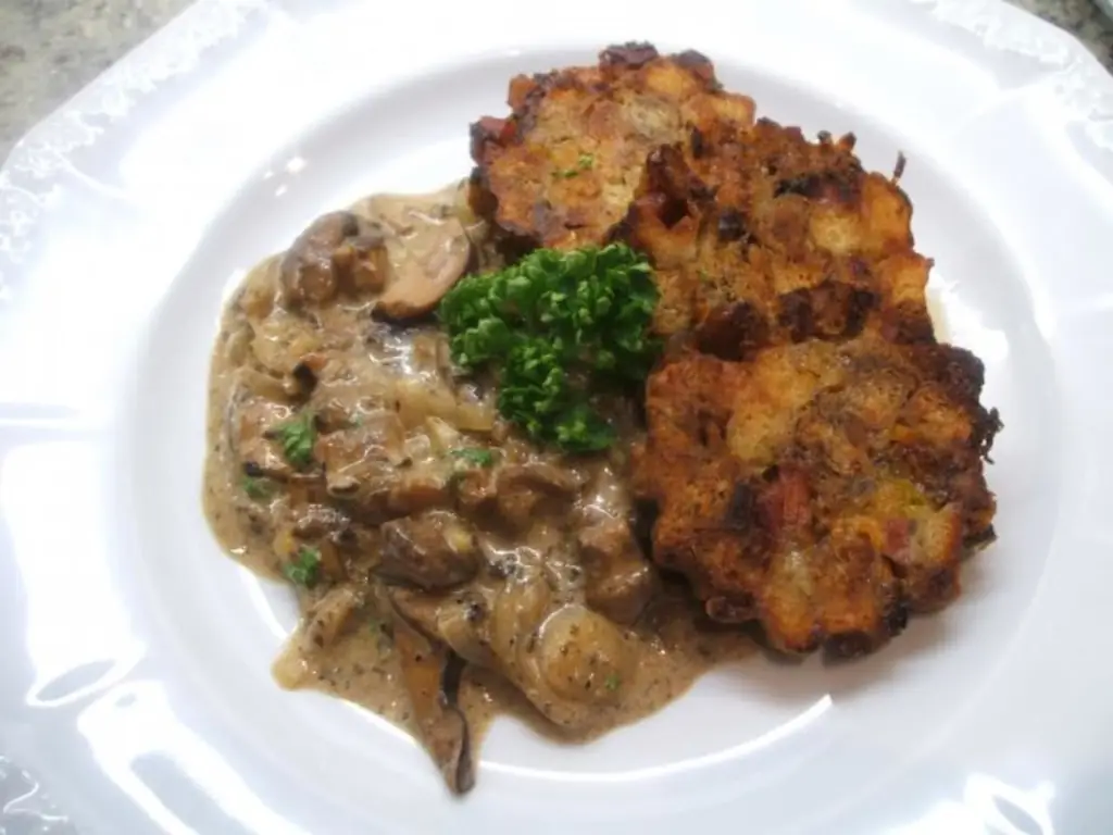 Грибы: грибная смесь с овощными кнедликами