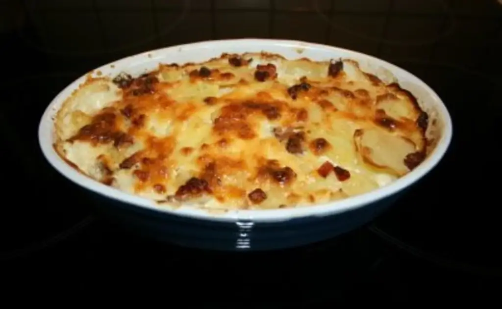 Картофельный гратен с картофелем и маслом