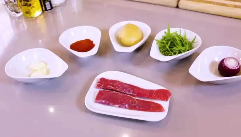 Филе ягненка с картофелем и овощами