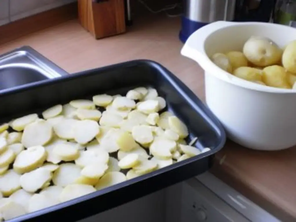 Картофельная запеканка с картофелем и сливками 30% жирности