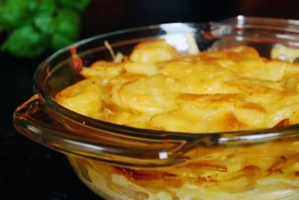 Картофельная запеканка с картофелем и вареной ветчиной