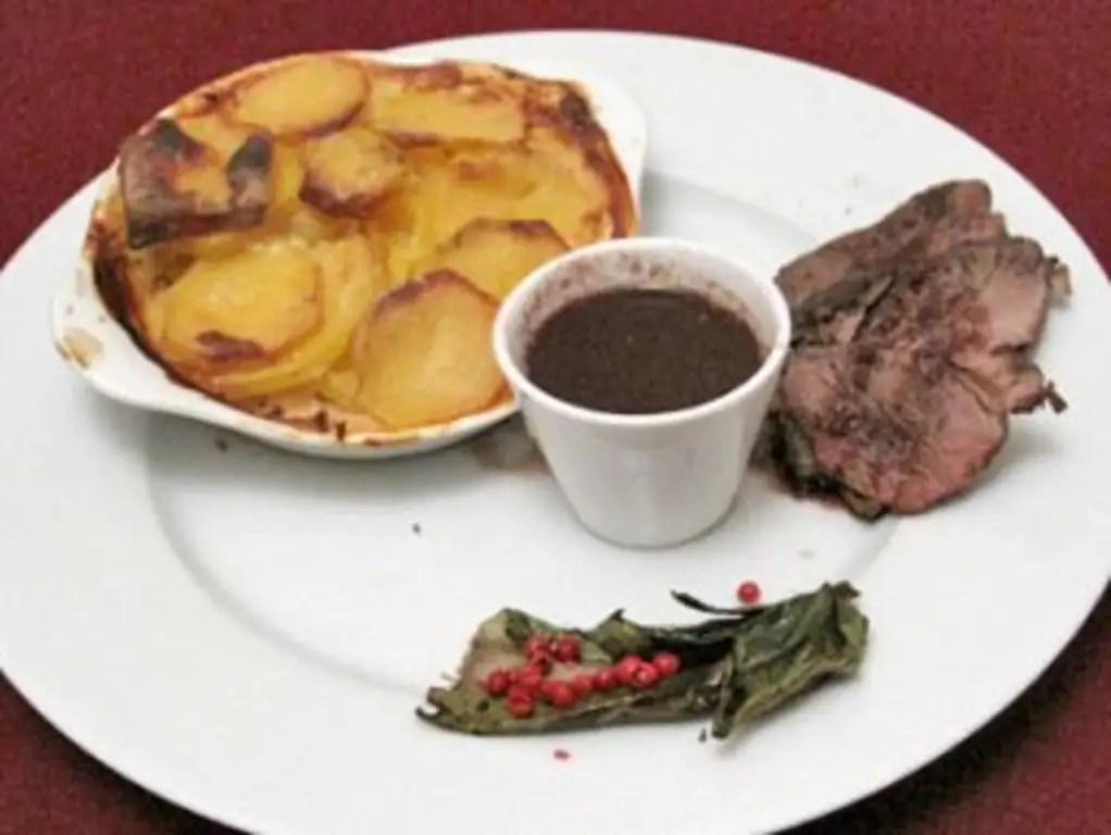 Жареная утиная грудка с ежевикой