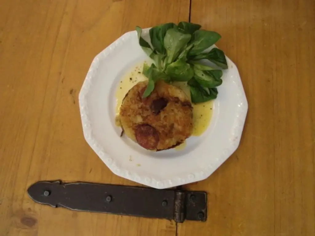 Eifeler Döppekooche с салатом из ягненка и вулканическим пивом