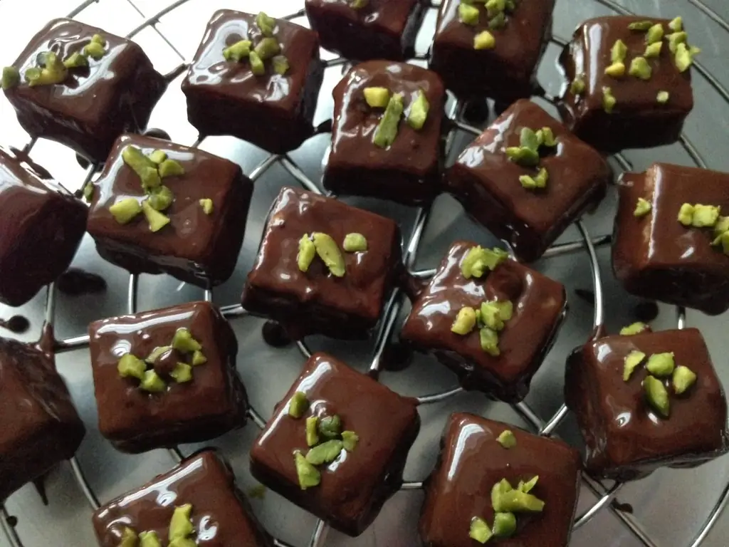 Фисташковые пралине с ванилью и сливками