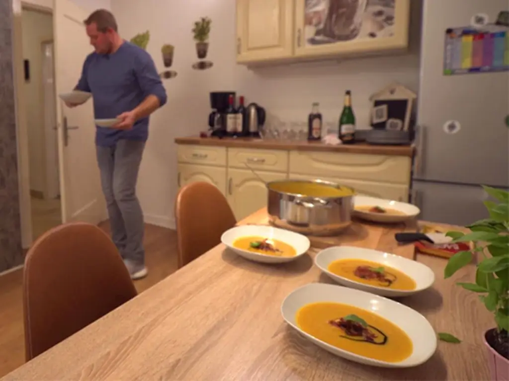 Тыквенный крем-суп с жареными тыквенными семечками и беконом