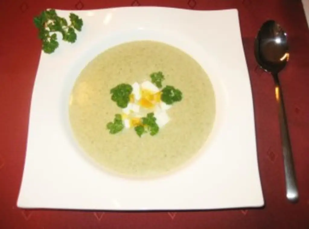 Крем из петрушки с маслом и нарезанным луком