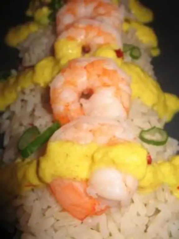 Экзотические креветки в кокосе