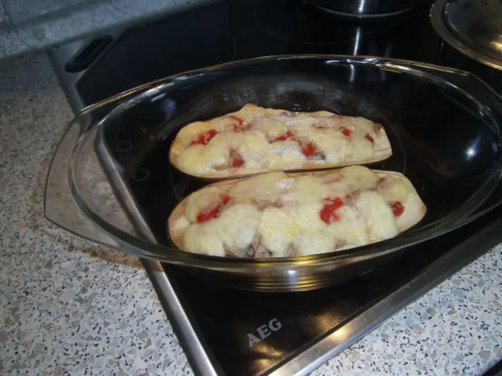 Баклажан, фаршированный тунцом