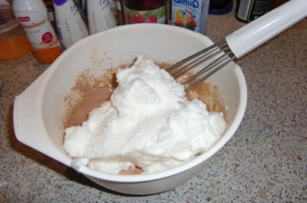 БИСКВИТНЫЙ ТРУЛАД с ВИШНЕЙ