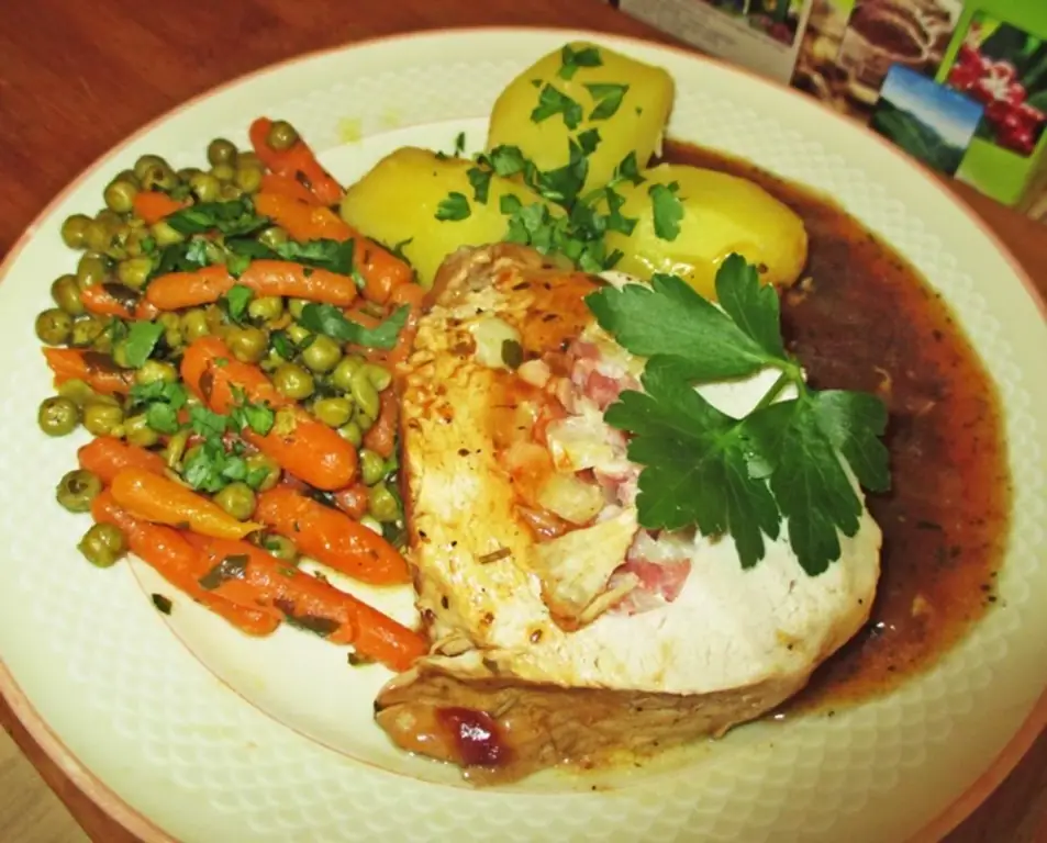 Свинина с луком