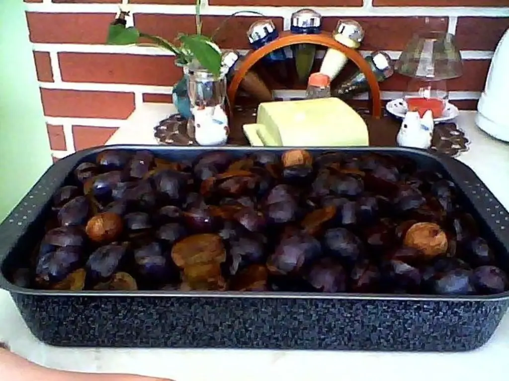 Сливовый джем с грецкими орехами