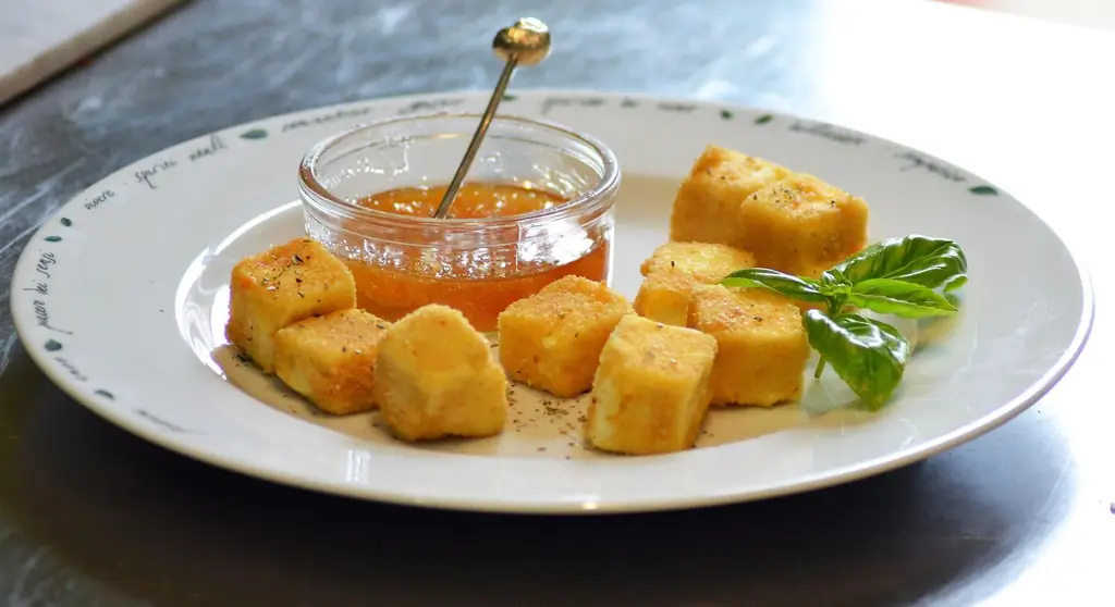 Фета в панировке с медом