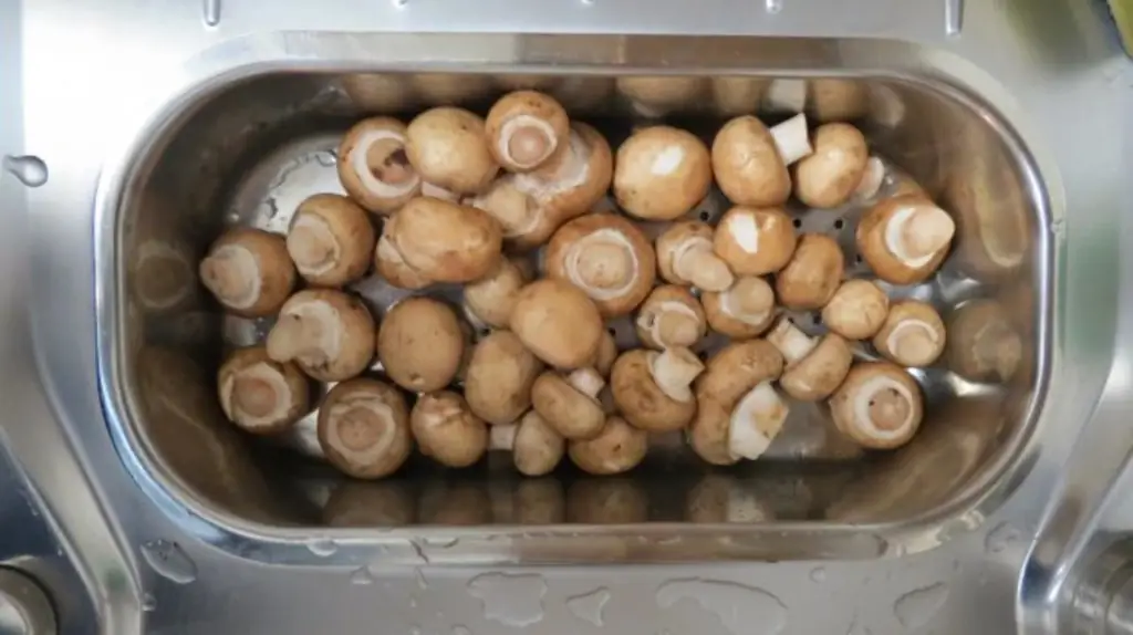 Шницель в морковном гнезде