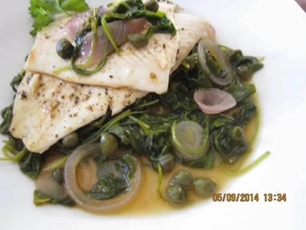Филе камбалы с рукколой и каперсами