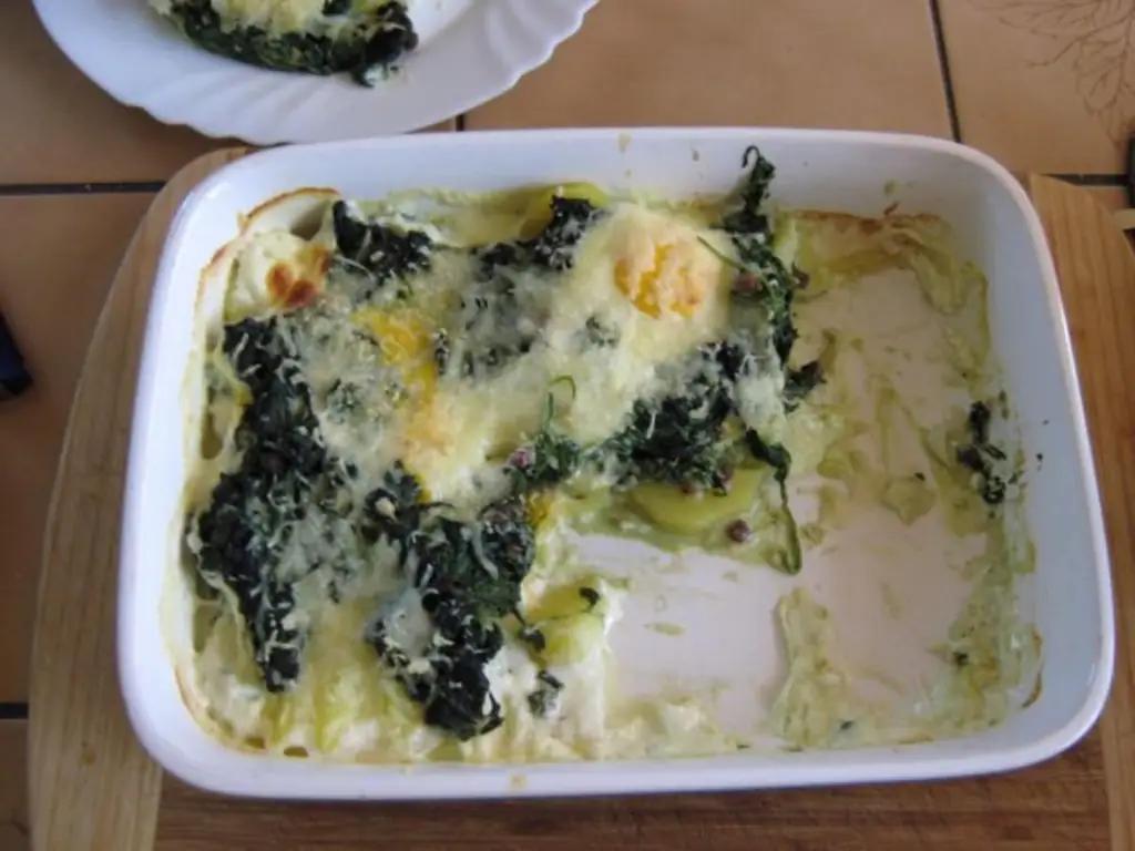 Яйца в шпинатном гнезде