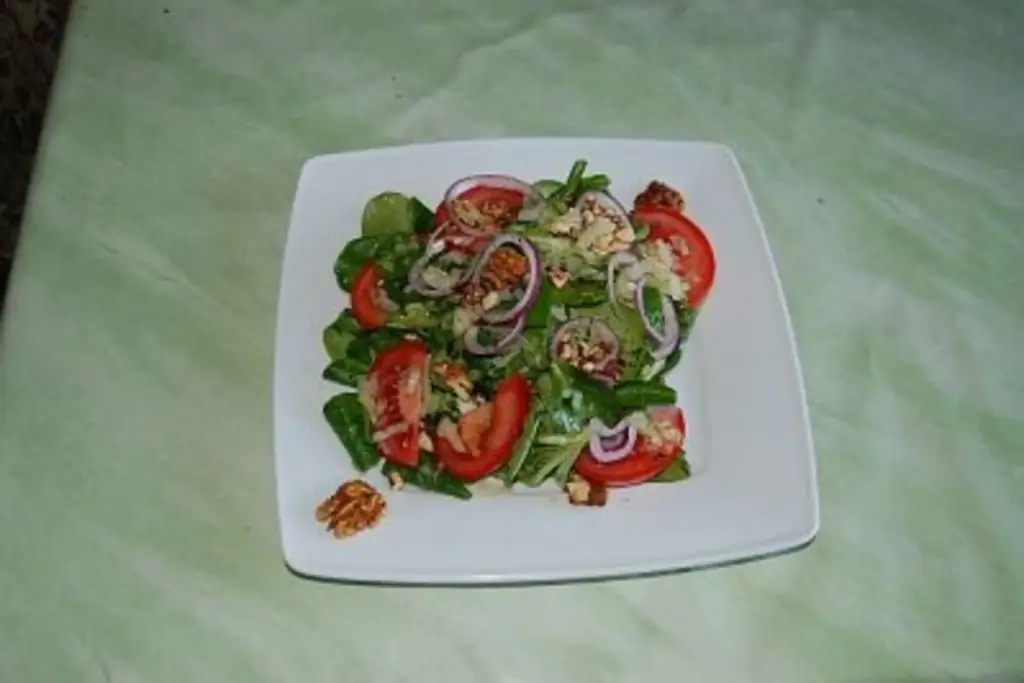 Салат из баранины с ореховой заправкой