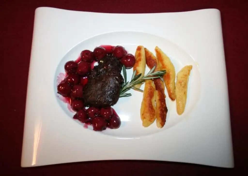 Олень и вишня с бубеншпитцем