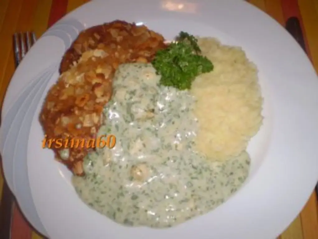 Шницель из кольраби в соусе из трав