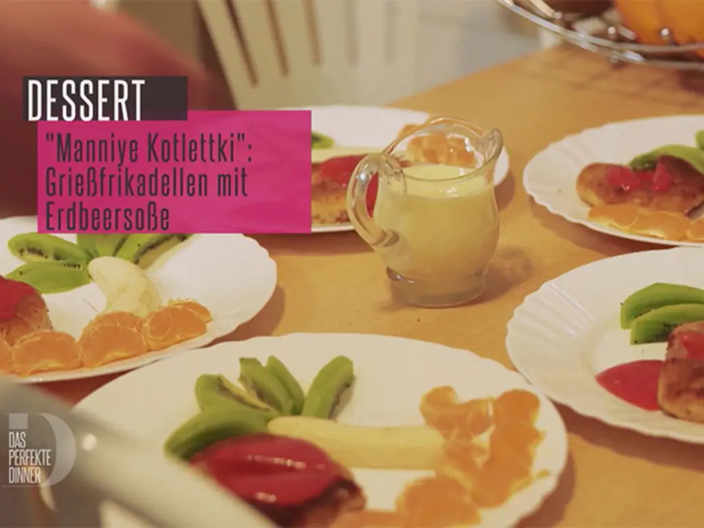 Манник Котлеты (сладкие манные котлетки с домашним клубничным соусом)