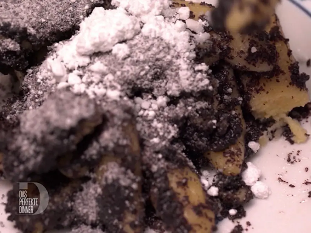 Десерт из лапши с маком