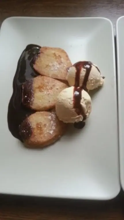 Груши в хрустящей глазури с мороженым