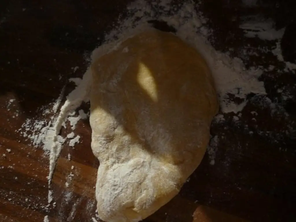 Паста с зеленой спаржей и копченым лососем