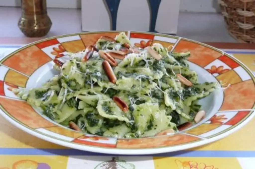 Паста: Фарфалле со шпинатом