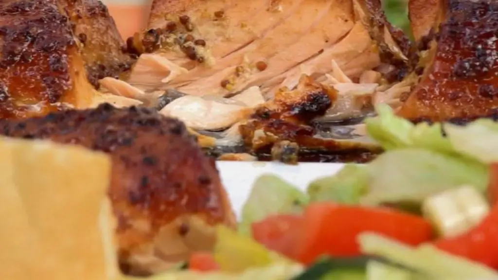 Лосось на кедровой древесине